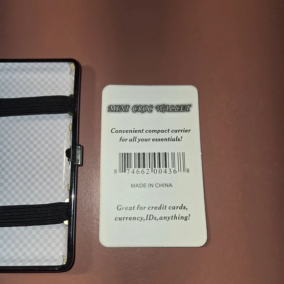 Green NWT Mini Croc Wallet Great For Credit Cards/buisness Cards Stylish - Picture 5 of 7